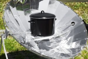 comment cuire sans électricité ni gaz four solaire