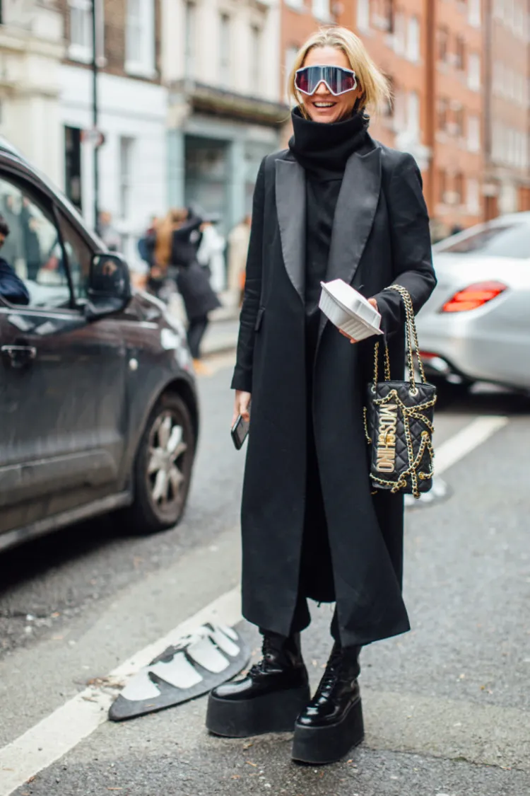 comment porter chaussure femme mocassins plateforme talon noir marron beige hiver 2023