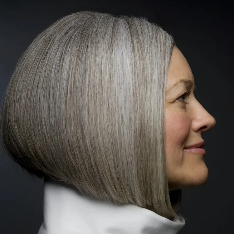 coupe cheveux gris femme 50 ans french bob automne 2022
