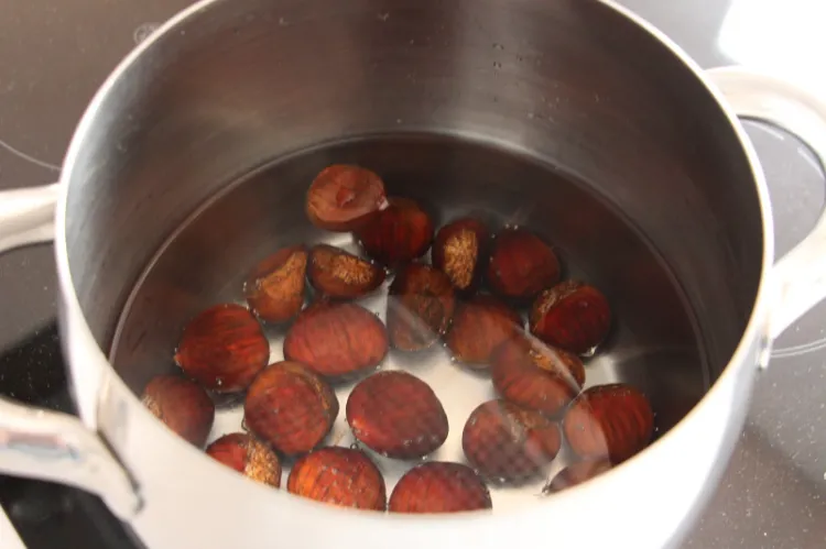 Boiled water chestnuts 2022