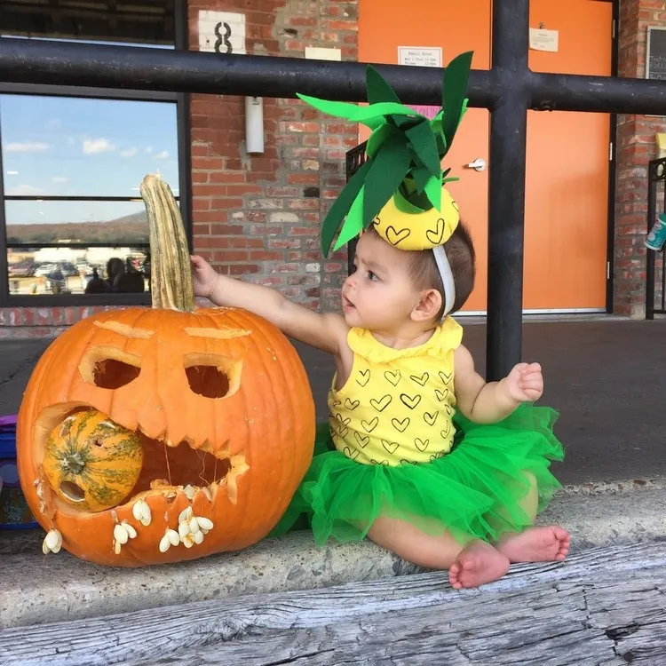 deguisement halloween bebe a faire soi meme DIY costume ananas