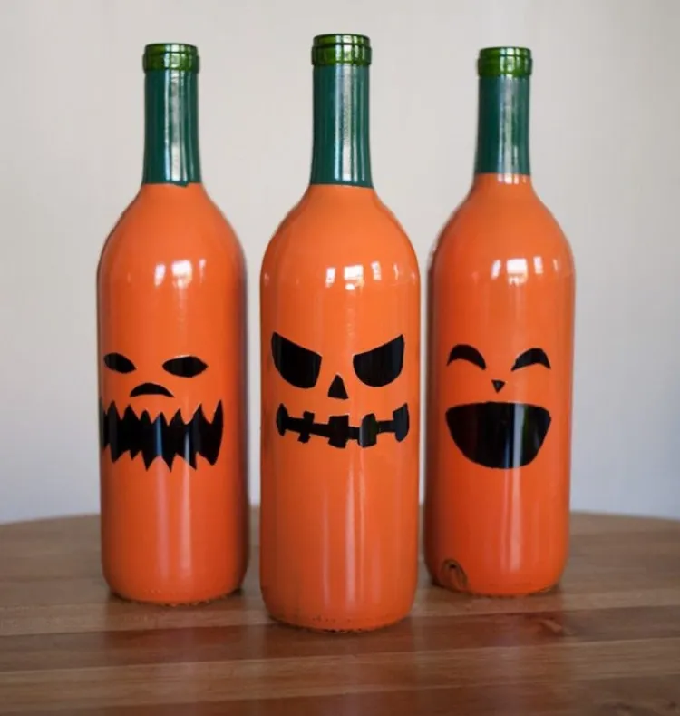 idée déco en bouteilles de vin récyclées brico halloween 2022 enfants