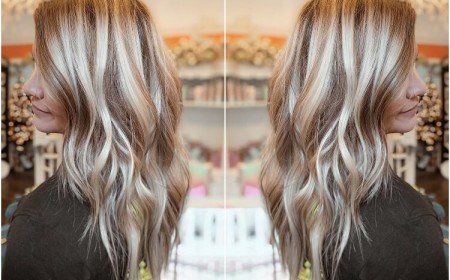 mèches blond platine et caramel