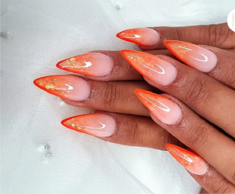 ongles automne 2022 tendances nail art stiletto couleurs chaudes orange beige rosé