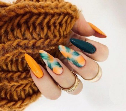 ongles-automne-tendance-couleurs-chaudes-neutres-jaune-ocre-vert-petrole