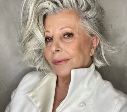 pinterest coiffure courte coupe de cheveux qui rajeunit femme 60 ans carré ondulé