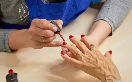 quelle couleur de vernis pour femme de 50 ans idées manucure femme 50 ans tendance