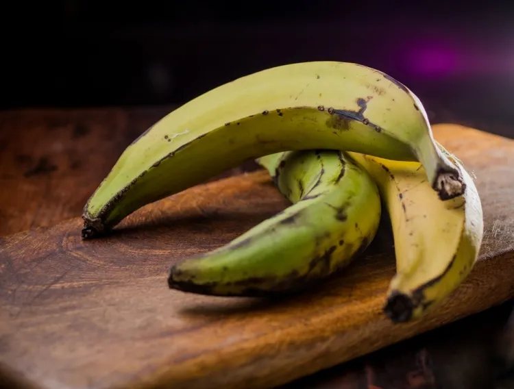 recettes banane plantain féculents et durs début verts crus peau épaisse