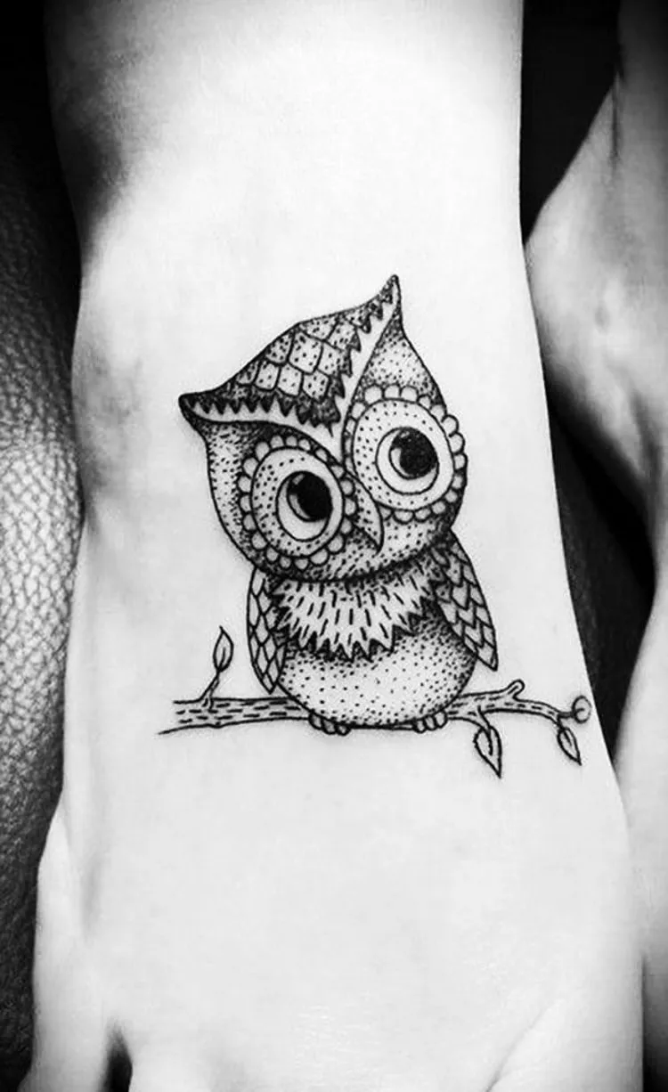 owl tattoo on foot woman minimalist and discreet tattoo