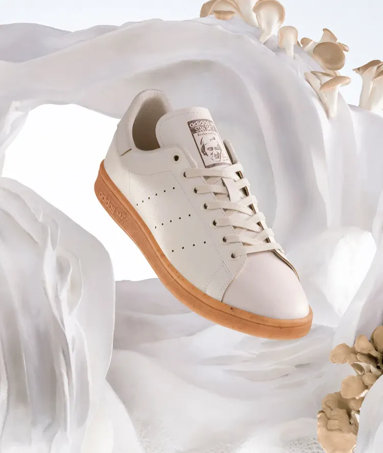 tendance chaussures femme 2022 baskets blanches sneakers cuir vegan de champignon modele écologique adidas mylo