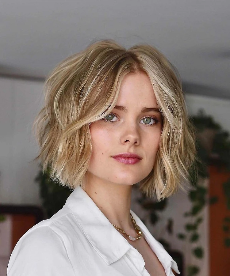 wavy bob femme