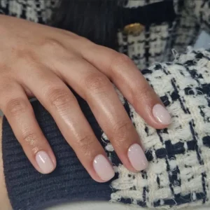 couleur de vernis à éviter après 50 ans teintes star à privilégier manucure femme 50 ans