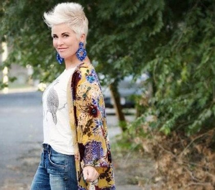 couleurs éviter mode femme 50 ans quelles nuances vieillissent quoi remplacer