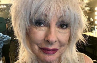 coupe courte femme 70 ans cheveux gris
