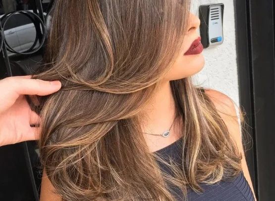 coupe de cheveux longs femme 2022 idées coiffures automne-hiver 2022 2023
