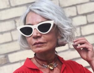 quelle coupe de cheveux pour rajeunir une femme de plus de 50 ans