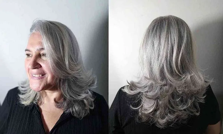 quelle est la coupe de cheveux qui rajeunit femme 50 ans coiffure mi-longue façon plumage