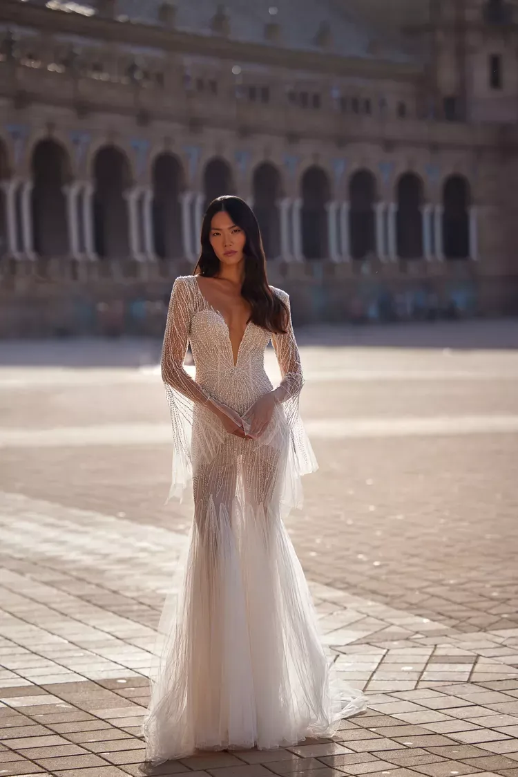 robe de mariage manches longues hiver dentelle tulle Julie Vino collection 2022 2023