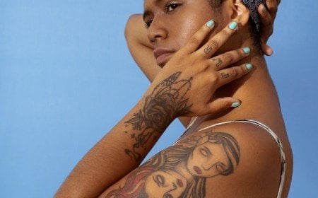 tatouages femme peau noire foncée métisse tattoo idées tendance 2022