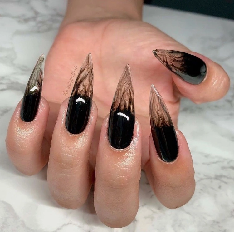 lacquer trend winter 2022 nail art rock