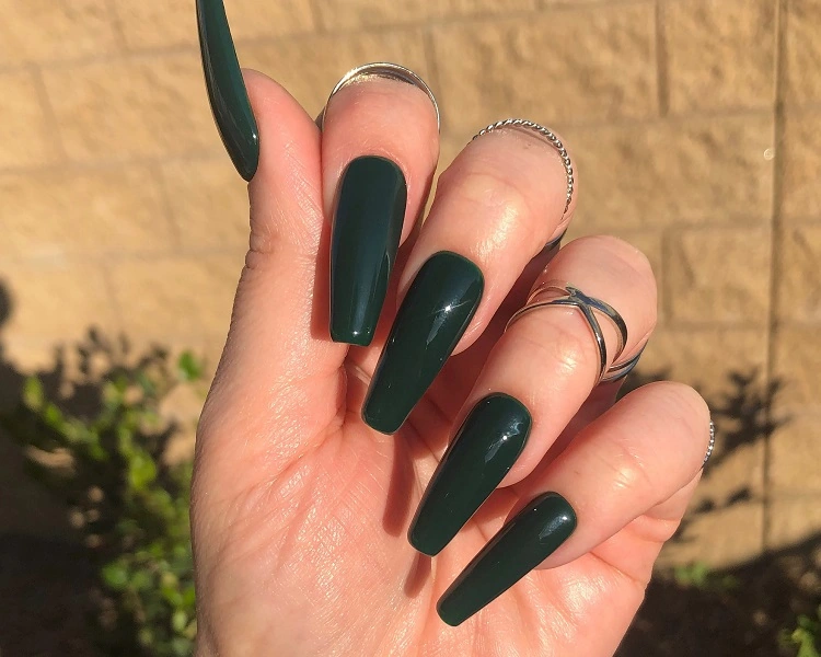 dark green nail polish