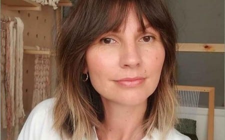 carré long avec frange rideau femme 40 ans coupe rajeunissante tendance