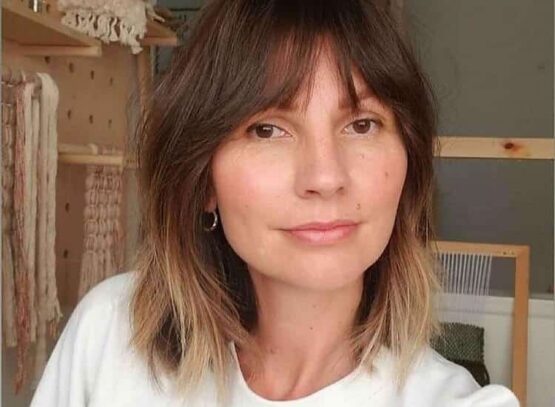 carré long avec frange rideau femme 40 ans coupe rajeunissante tendance
