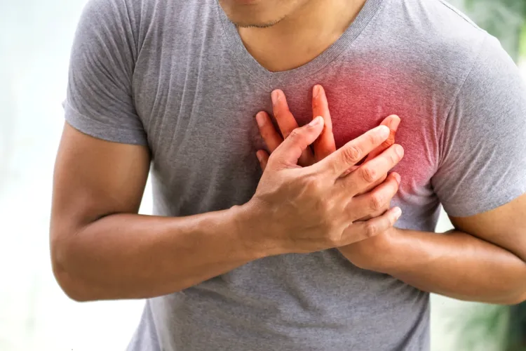 causes symptômes troubles cardiaques homme femme après fêtes