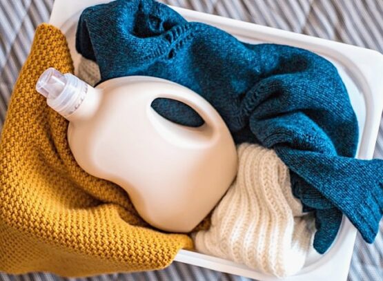 comment laver les pulls vetements entretien maison machine a la main pressing