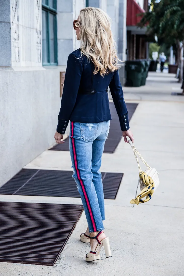 comment porter le pantalon jean femem 50 ans avec talons