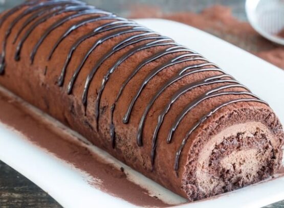 comment rouler une bûche de Noël sans la casser temps garnitures préparer papier sulfurisé