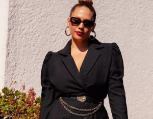 comment s'habiller quand on a du ventre robe femme ronde pieces mode grande taille hiver 2022 2023