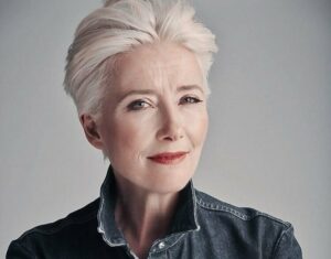 coupe de cheveux courte femme 50 ans tendances 2023