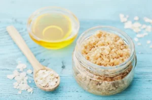 gommage visage peau mature fait maison soins anti-âge femme 50 ans et plus