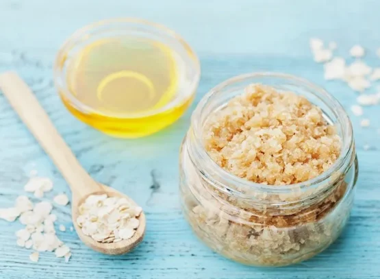 gommage visage peau mature fait maison soins anti-âge femme 50 ans et plus
