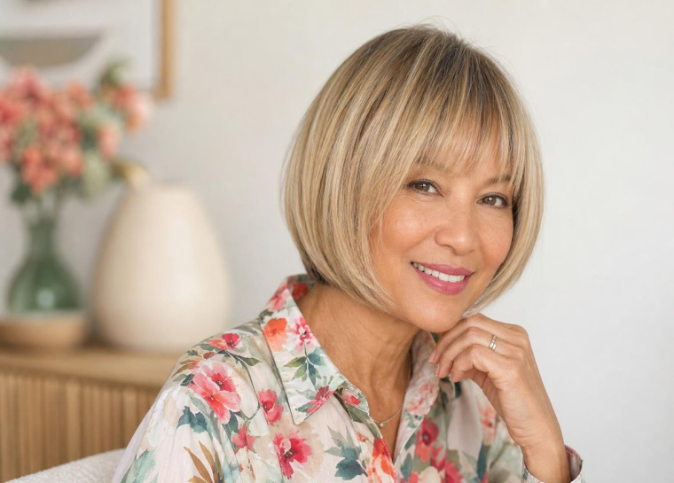 meilleures idées coupe coiffure avec frange pour femme 60 ans cheveux fins blancs visage rond 2023