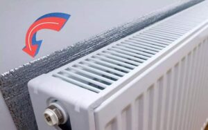 panneau isolant derrière radiateur aluminium