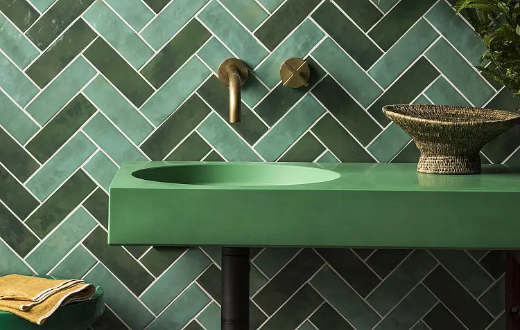 petites salles de bains luxe idee deco conceptions design couleur trend 2023 vert