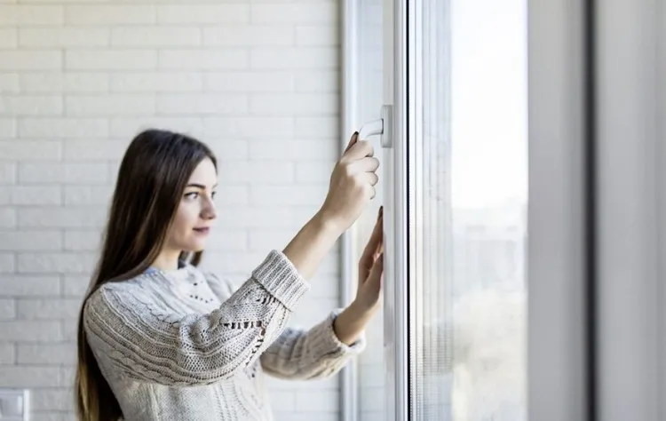pourquoi ouvrir les fenêtres en hiver comment aérer sans perdre de chaleur avoir froid