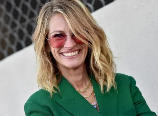 quel carré long femme 50 ans coupe de cheveux tendance 2023 Julia Roberts