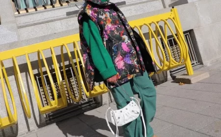 quelles sont les couleurs qui vieillissent mode femme 60 ans Grece Ghanem