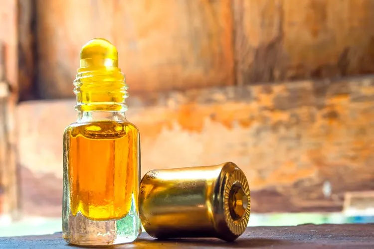ravintsara huile essentielle antivirale combattre maladies hivernales naturellement