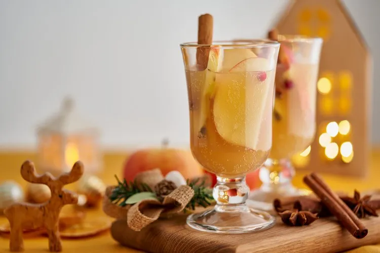 quick and easy non-alcoholic Christmas punch recipe