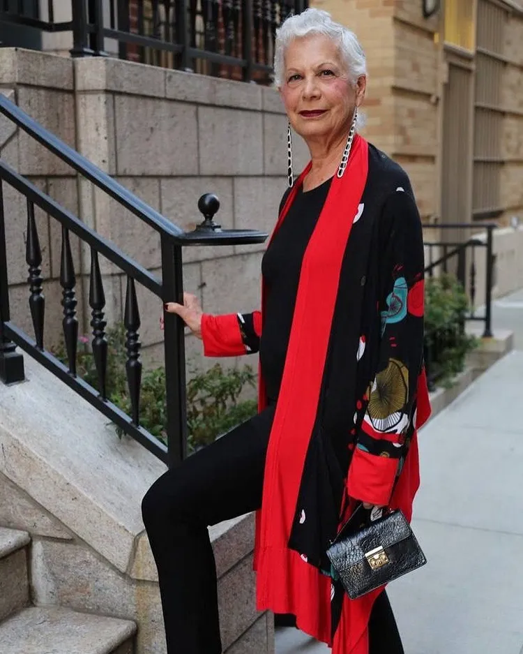 tendances mode femme 70 ans conseils quelle couleur porter pour paraître plus jeune et mince