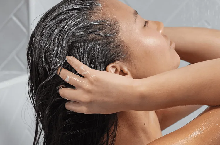 Comment nettoyer les pores du cuir chevelu