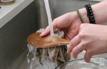 Comment nettoyer ses ustensiles de cuisine en bois