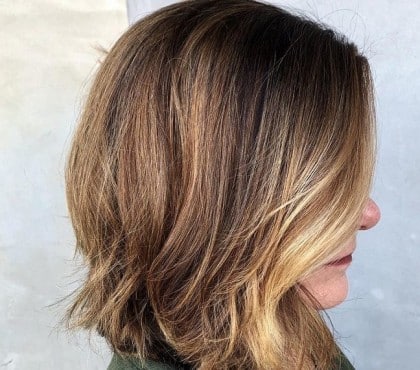 Couleur de cheveux femme 50 ans rajeunissante