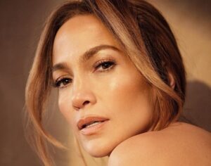 astuces secrets routine anti âge pour avoir une belle peau à 50 ans comme jennifer lopez