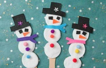 bricolage hiver facile enfants maternelle marionnettes bonhomme neige disques coton