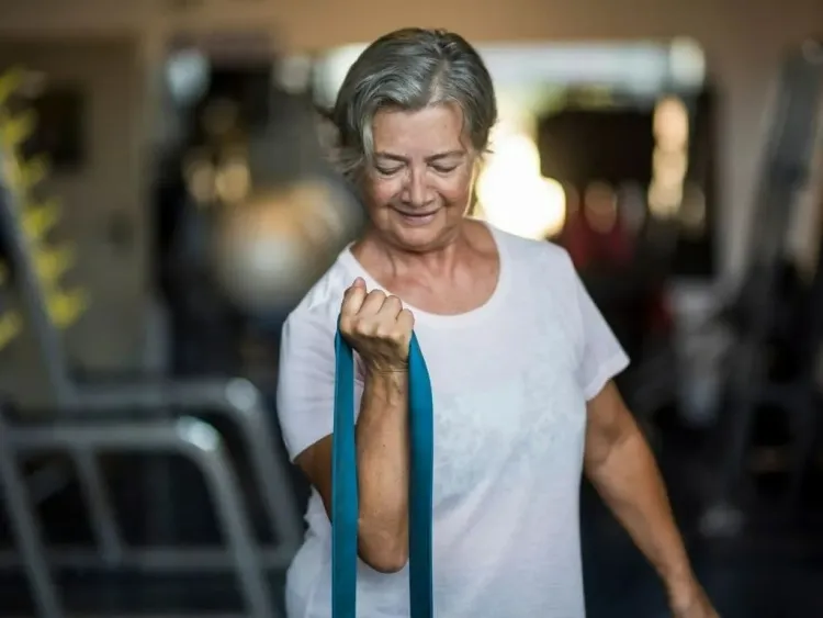 comment maigrir à 70 ans activité physique régime alimentaire approprié méthodes gestion poids